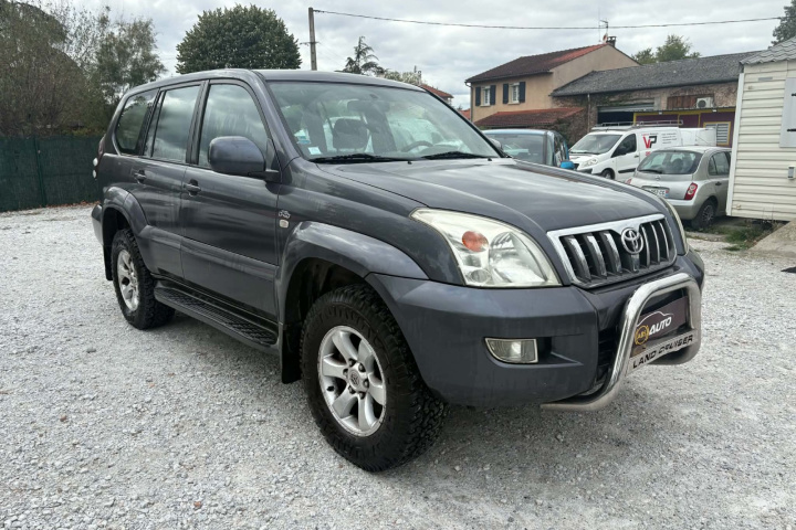 TOYOTA LAND CRUISER