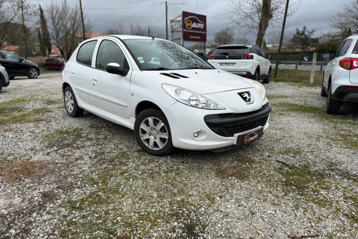PEUGEOT 206+