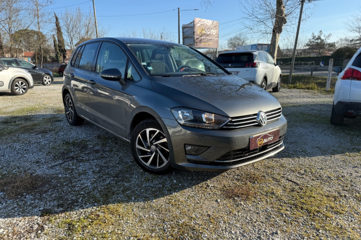 VOLKSWAGEN GOLF SPORTSVAN